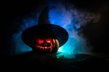 Cadılar Bayramı balkabağı. Geleneksel tatil süsü. Tebrik kartı olarak kullanışlı