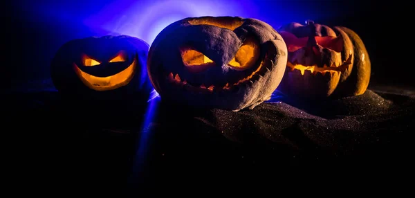 Zucca di Halloween. Decorazione tradizionale di festa. Utile come biglietto di auguri — Foto Stock