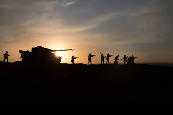 Oorlogsconcept Militaire Silhouetten Vechtscène Oorlog Mist Lucht Achtergrond Wereldoorlog Soldaten — Stockfoto