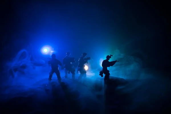 Oorlogsconcept Militaire Silhouetten Vechtscène Oorlog Mist Lucht Achtergrond Wereldoorlog Soldaten — Stockfoto