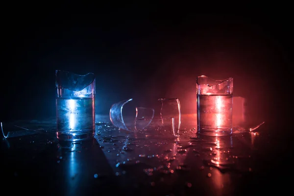 Bebida Concepto Vidrio Roto Cristales Rotos Sobre Mesa Madera Fondo — Foto de Stock