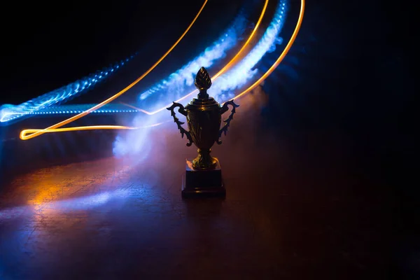 Золота Чашка Трофею Темному Фоні Копіювальним Простором Творче Оздоблення Витворів — стокове фото
