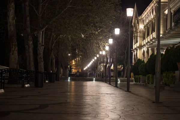 Baku Azerbaijan April 2020 Downtown Baku Azerbaijan 位于阿塞拜疆首都巴库的空旷街道 Covid流行病的发生 — 图库照片