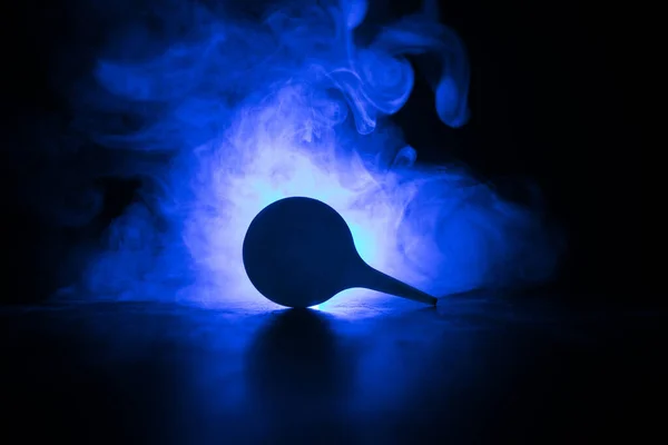 Lavement Bleu Sur Fond Sombre Avec Rétro Éclairage Œuvre Art — Photo