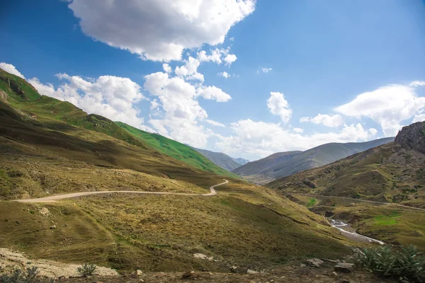 Hermoso Paisaje Las Montañas Verano Durante Día Montañas Atardecer Azerbaiyán — Foto de Stock