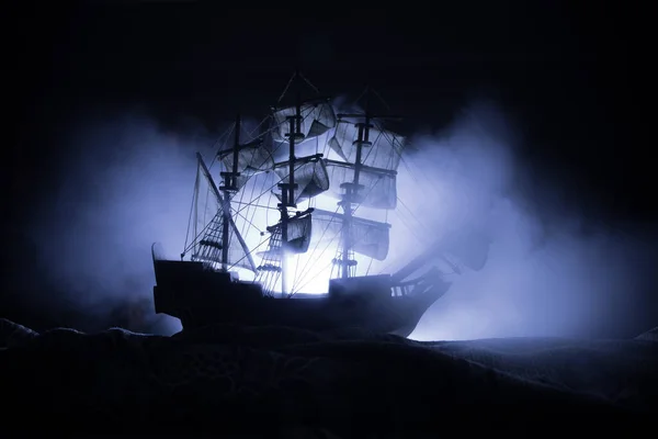 Silhueta Preta Navio Pirata Noite Cena Noturna Navio Fantasma Pirata — Fotografia de Stock