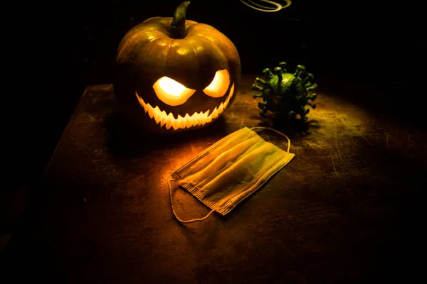 Halloween Durante Concepto Pandemia Global Del Virus Corona Calabazas Brillantes — Foto de Stock