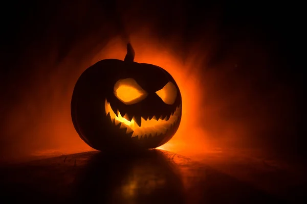 Halloween Pumpa Leende Och Skrämmande Ögon För Fest Kväll Närbild — Stockfoto