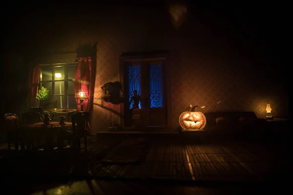 Halloween Horor Koncept Zářící Dýní Realistický Obývací Pokoj Pro Panenky — Stock fotografie