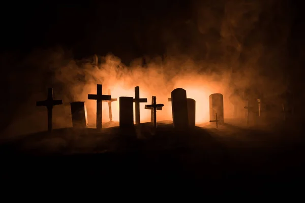 Vista Aterradora Zombies Cementerio Con Cielo Nublado Niebla Concepto Halloween — Foto de Stock