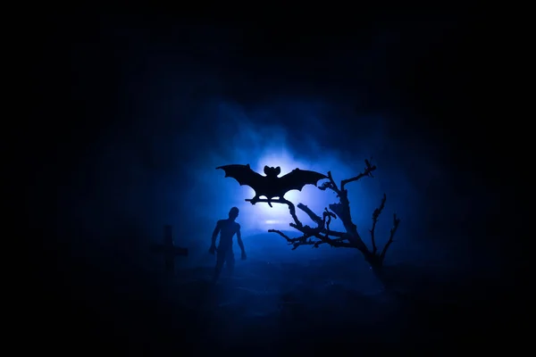 Gruseliger Anblick Von Zombies Friedhof Toter Baum Fledermaus Und Gespenstisch — Stockfoto