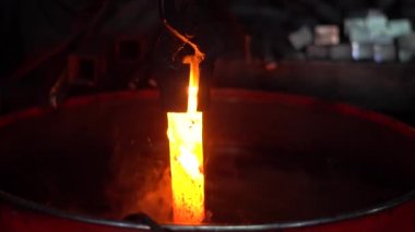 metal kütük su temperli