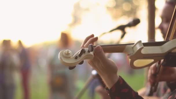 Berdsk Ryssland Juni 2018 Musiker Spelar Gatan — Stockvideo