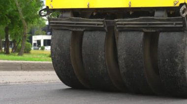 pisti asfalt bırakır