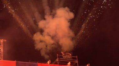 Konserde havai fişekler
