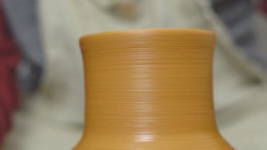 Potter's tekerlek üzerinde ürün