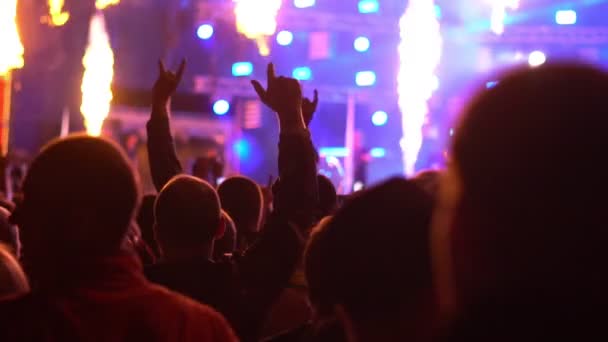 Gente Concierto Rock — Vídeos de Stock