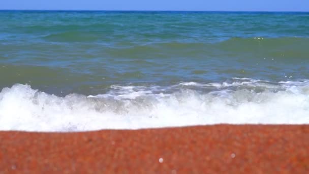 Deniz Dalgaları Kıyıya Yakın — Stok video