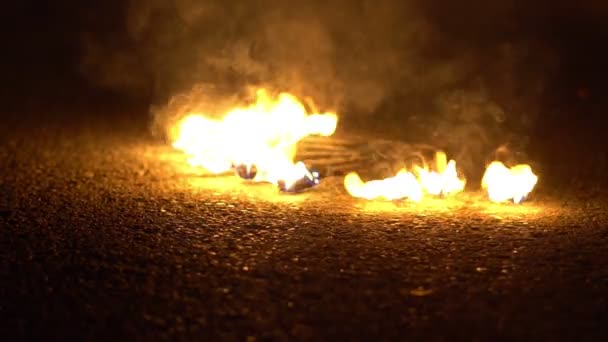 Огонь в чаше — стоковое видео