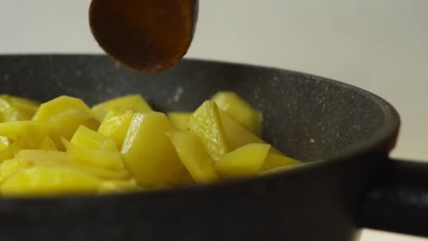 Smażyć Ziemniaki Patelni — Wideo stockowe