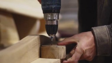 Vidalar matkap döner