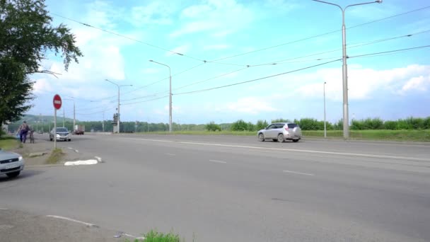 Russie Novokuznetsk 2020 Les Routes Ville Échangent Des Voitures — Video