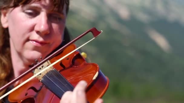 Woman Aged Musician Plays Violin — Stock Video