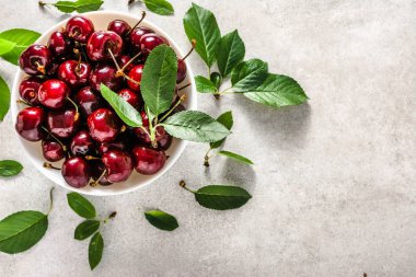 Tatlı kiraz. Taze organik kiraz meyve, üstten görünüm