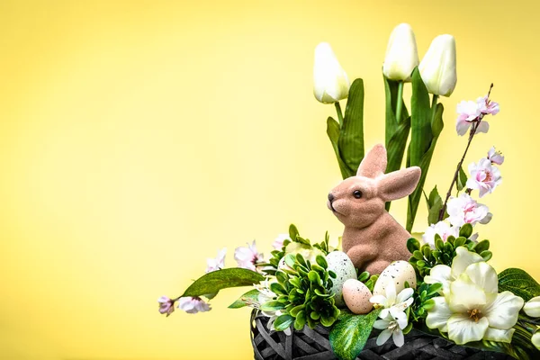 Decoration with easter bunny, spring easter card — Stock Photo, Image
