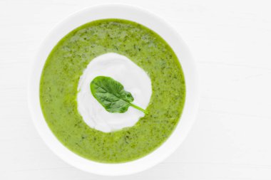 Yeşil çorba. Brokoli ıspanak kremalı çorba..