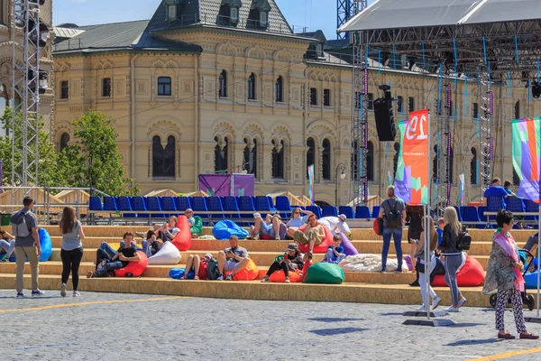 Moskova, Rusya - 3 Haziran 2018: Kitap Festivali Kızıl Meydan 2018. Açık Rus Kitap Fuarı, Moskova Kızıl meydanında