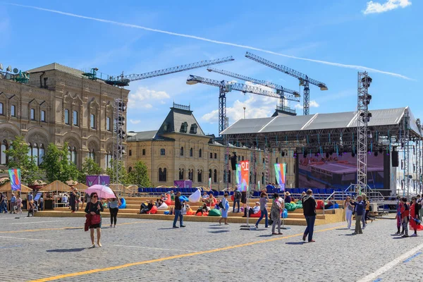 Moskova, Rusya - 3 Haziran 2018: Kitap Festivali Kızıl Meydan 2018. Açık Rus Kitap Fuarı, Moskova Kızıl meydanında