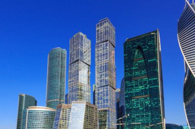 Moscow, Rusya Federasyonu - 14 Nisan 2018: Moscow city mavi gökyüzü arka plan üzerinde gökdelenler Uluslararası İş Merkezi