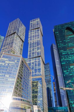 Moscow, Rusya Federasyonu - 14 Nisan 2018: Moscow city mavi gökyüzü arka plan üzerinde gökdelenler Uluslararası İş Merkezi