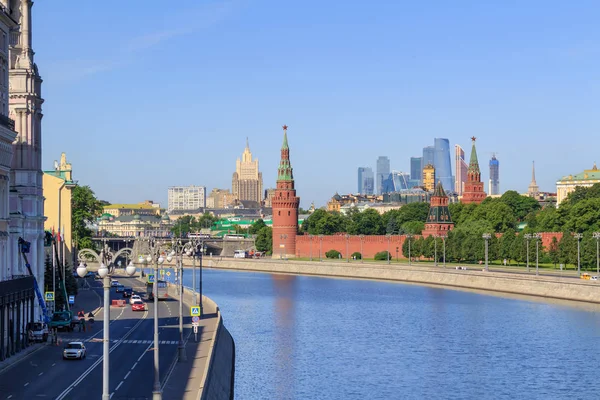 Moscow Russia June 2018 Sofiyskaya Embankment Moskva River Moscow Kremlin — Stock Photo, Image