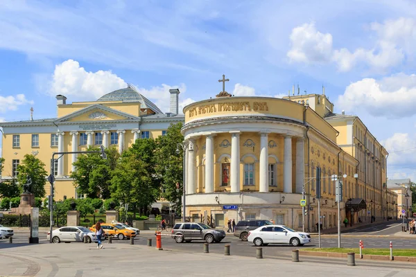 Moskova, Rusya - 03 Haziran 2018: Temple of şehit Tatiana Lomonosov Moskova Devlet Üniversitesi (Msu) Bol'shaya Nikitskaya Moskova'da Sokak