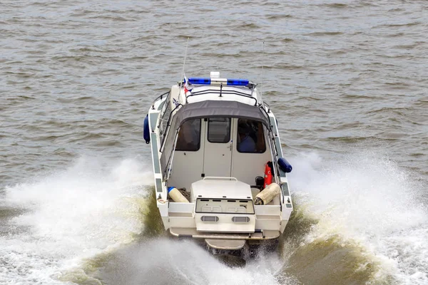 Moscou Rússia Junho 2018 Barco Polícia Correndo Uma Superfície Água — Fotografia de Stock