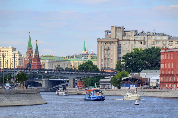 Moscow Russia July 2018 Tourist Boats Floating Moskva River Historical — Stock Photo, Image