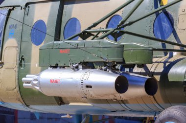 Moskova, Rusya - 01 Ağustos 2018: Silahlanma Vdnh Moskova'da üzerinde helikopter Mi-8t closeup güneşli yaz sabahı