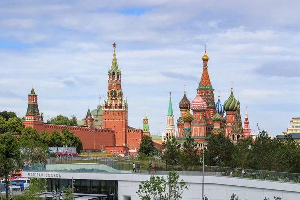 Moscow Russia June 2018 Basil Cathedral Red Square Spasskaya Tower — Stock Photo, Image