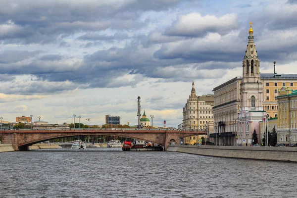 Moscow Russia September 2018 Sofiyskaya Embankment Moskva River Bol Shoy — Stock Photo, Image