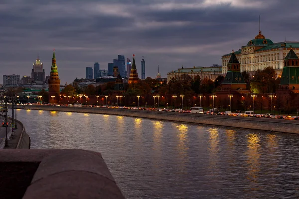 Vista Del Kremlin Moscú Desde Puente Sobre Río Moskva Noche — Foto de Stock