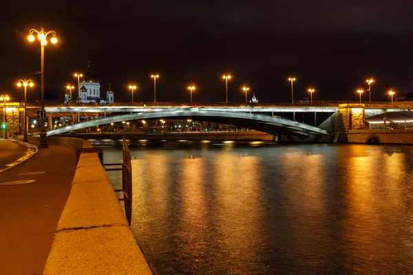 Vista Ponte Bolshoy Kamenny Acima Rio Moskva Noite — Fotografia de Stock