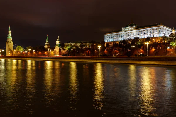 Nachtpanorama Des Moskauer Kreml Und Des Moskwa Flusses Mit Beleuchtung — Stockfoto