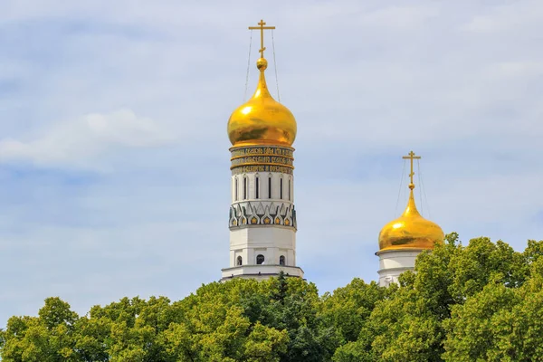 Moscú Rusia Junio 2018 Cúpulas Doradas Catedrales Territorio Del Kremlin — Foto de Stock