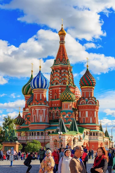 Moscow Russia September 2018 Tourists Red Square Moscow Background Basil — Stock Photo, Image