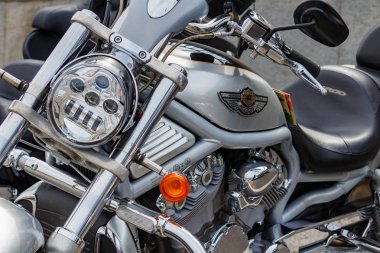 Moskova, Rusya - 04 Mayıs 2019: Harley Davidson motosikleti park yerinde. Moto festivali Mosmotofest 2019