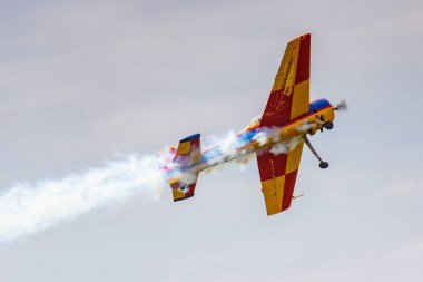 Balashikha, Moskova Bölgesi, Rusya-25 Mayıs, 2019: Rus spor ve akrobasi uçağı SP-55F ra-2934g Havacılık Festivali Sky teorisi ve uygulama 2019 Chyornoe Havaalanı üzerinde akrobasi gerçekleştirir