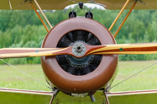 Balashikha, Moscow region, Oroszország-május 25, 2019: motor légcsavar a felújított légi jármű első világháború Vértes a repülési fesztivál Sky elmélet és gyakorlat 2019 — Stock Fotó