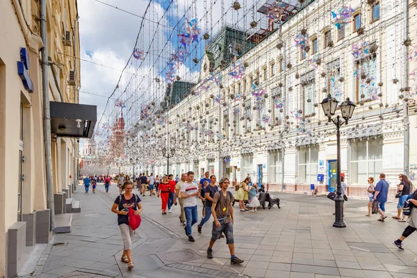 stock image Moscow, Russia - July 28, 2019: Tourists walking on Nikolskaya street in Moscow. Popular touristic place at sunny summer morning